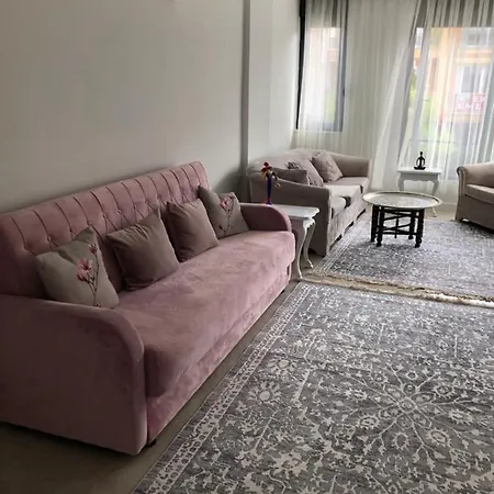 Ongel Apt, Beyaz Teyze Daire