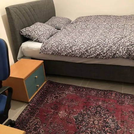 Ongel Apt, Beyaz Teyze Daire