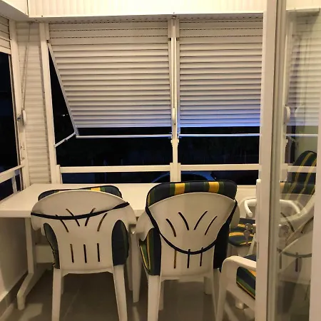 Ongel Apt, Beyaz Teyze Daire *