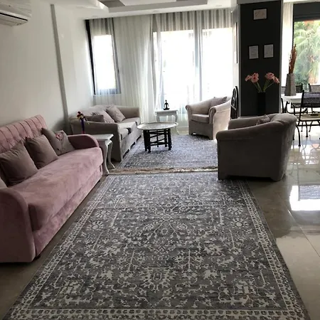 Ongel Apt, Beyaz Teyze * Antalya