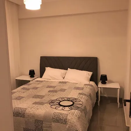 Daire Ongel Apt, Beyaz Teyze *