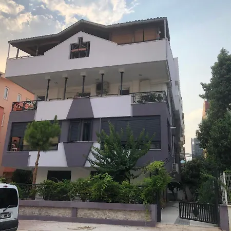 Daire Ongel Apt, Beyaz Teyze *